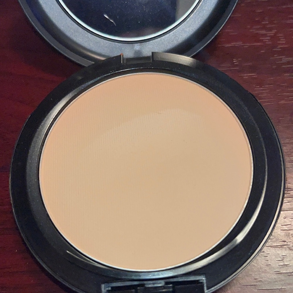 Mac studio fix powder | Full not new